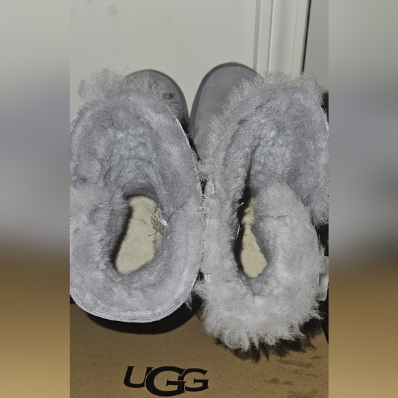 UGG Bailey Fashion Buckle Soft Amethyst Gray Sheepskin size 9 Boot - Picture 4 of 5